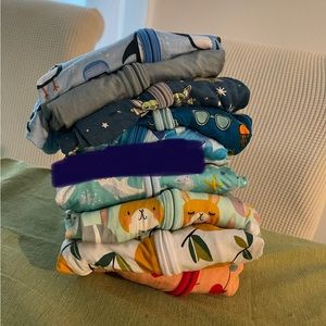 Little sleepies bundle 6-12